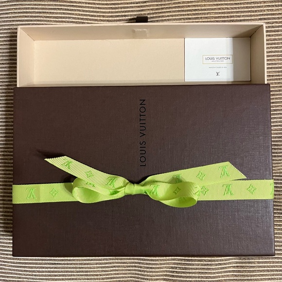 Louis Vuitton Empty “Like New” Gift Box - Picture 3 of 10
